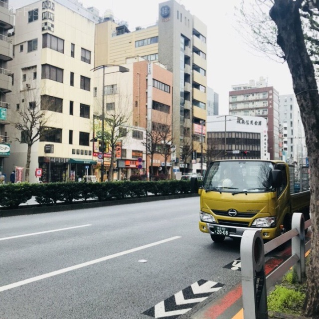 ヒューリック神保町駅前ビル ビル前面道路