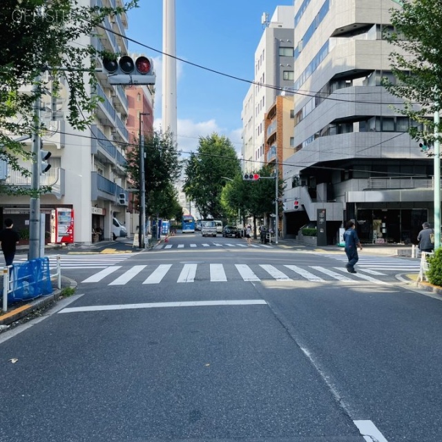 エビスエイトビル ビル前面道路