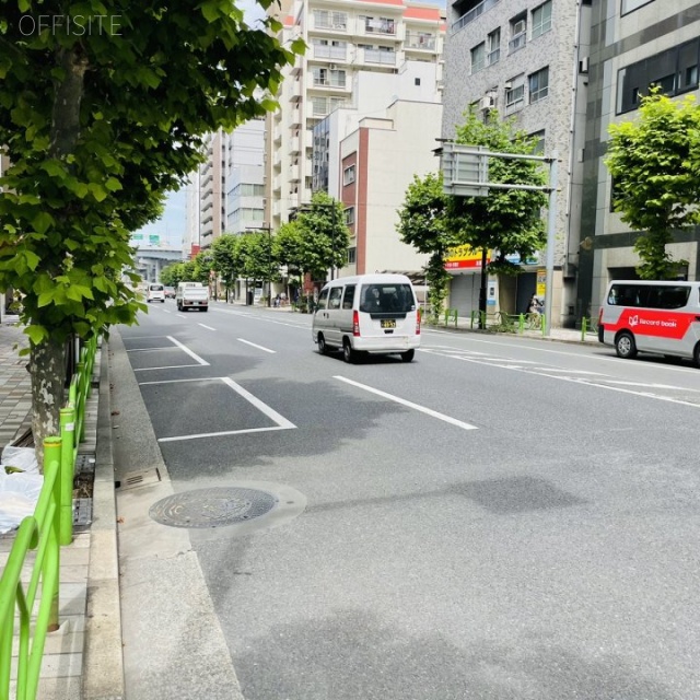 日本橋村松ビル ビル前面道路