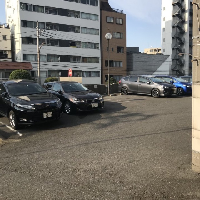 牛込ハイムビル 駐車場