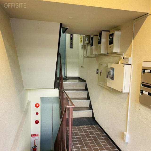 岡野ビル エントランス