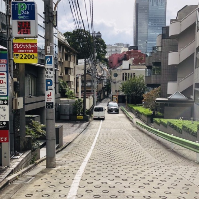 ASKビル ビル前面道路