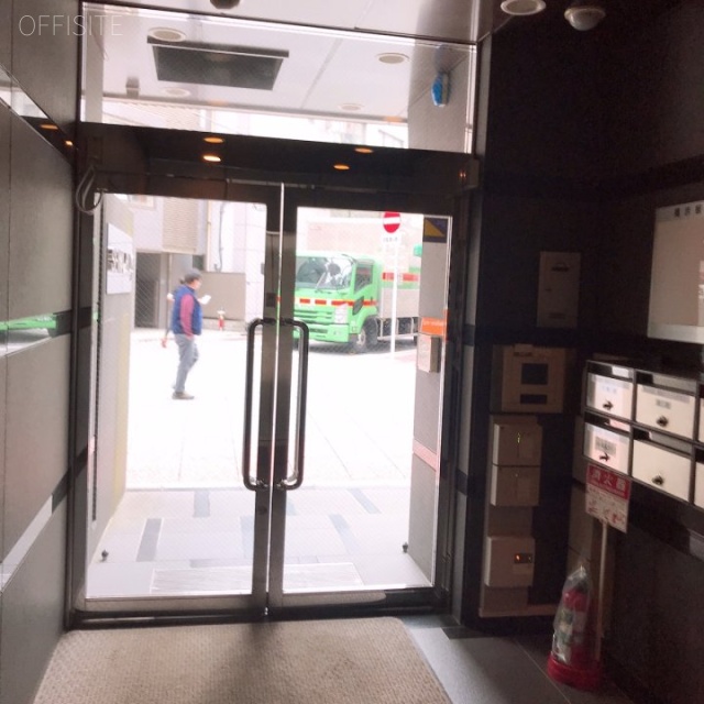 清和ビル エントランス