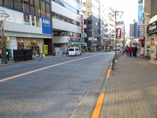 早稲田13時ホール ビル前面道路