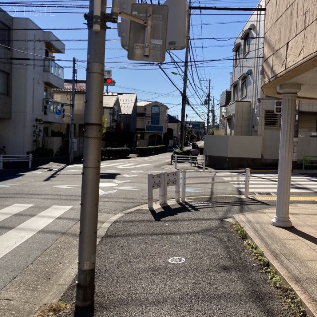 経堂ビル ビル前面道路