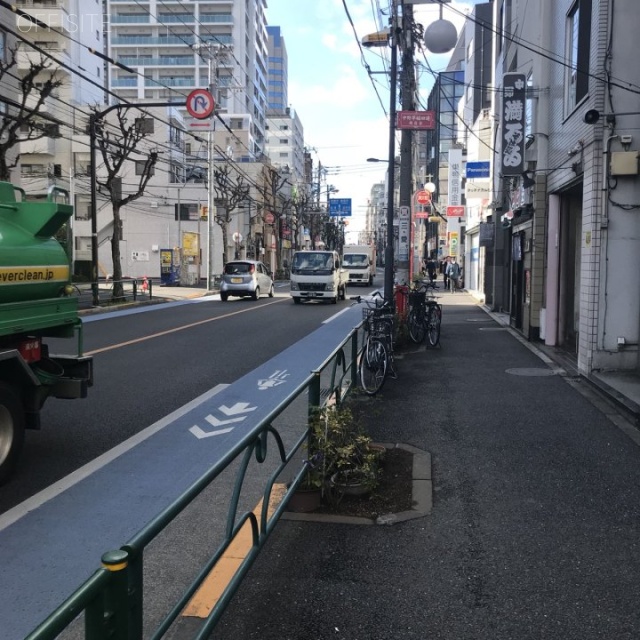 明治安田生命中野ビル ビル前面道路