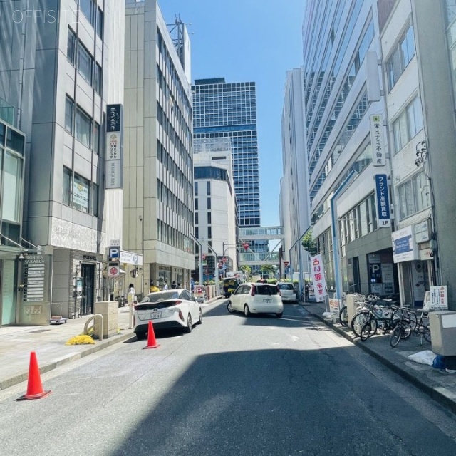 TOSHIN SAKAEビル 前面道路