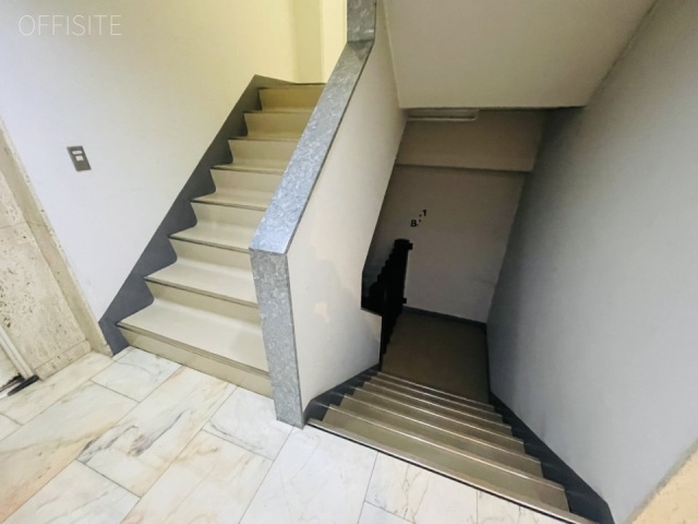 リベラ岩本町 エントランス