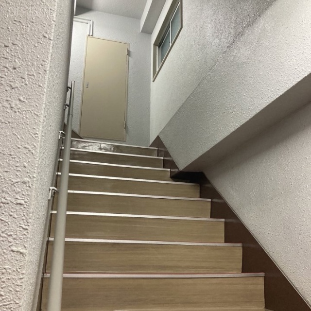 高橋ビル エントランス