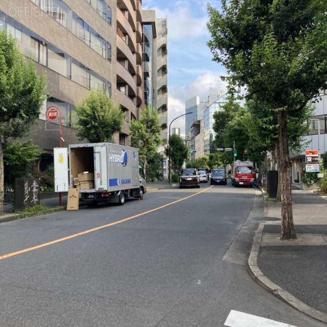 シャルマンコーポ恵比寿 ビル前面道路