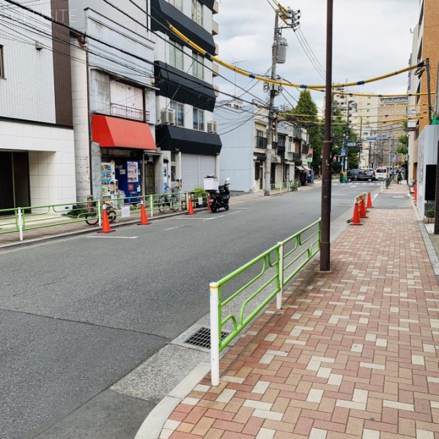 ペガサスミシンビル ビル前面道路