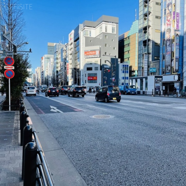 日進ビル ビル前面道路
