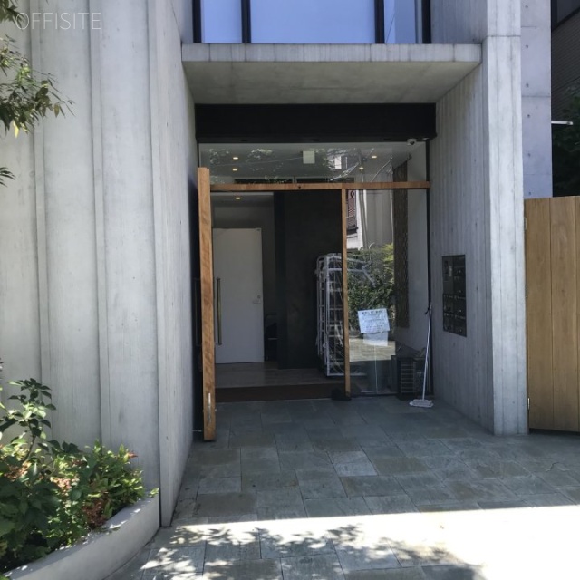 表参道アートワークス エントランス
