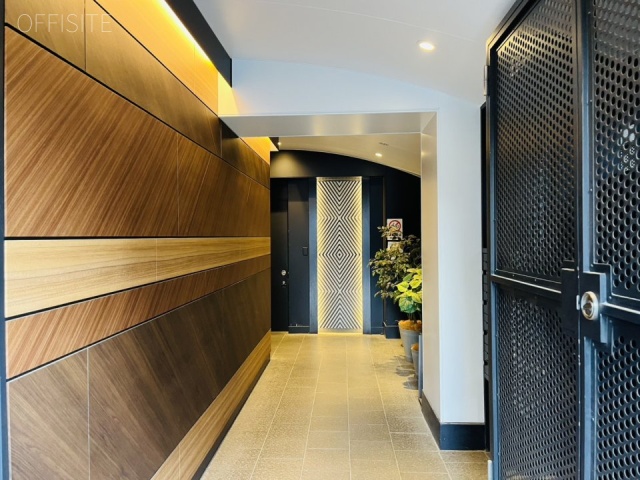 STビル　エントランス