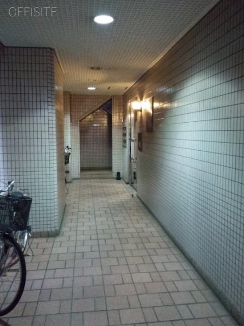 門前ビル 通路