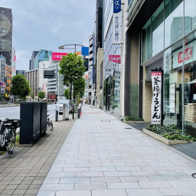 HF神田小川町ビル ビル前面道路