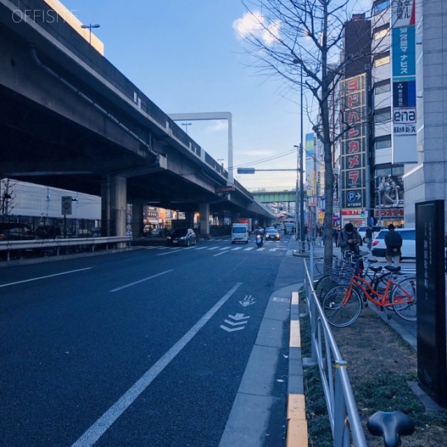 横川ビル ビル前面道路