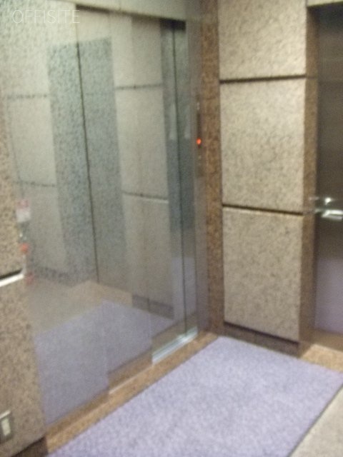 IWOビル エレベーター