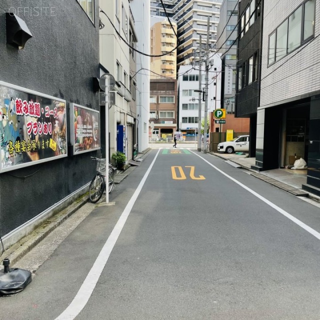 玉甚ビル ビル前面道路
