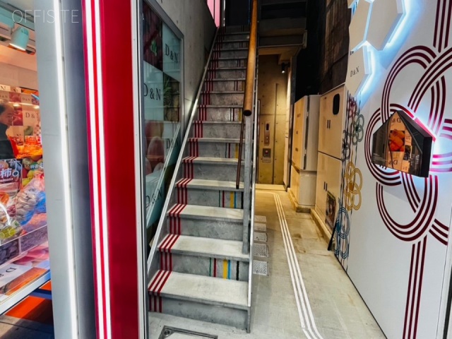 ワモール原宿テラスビル　エントランス