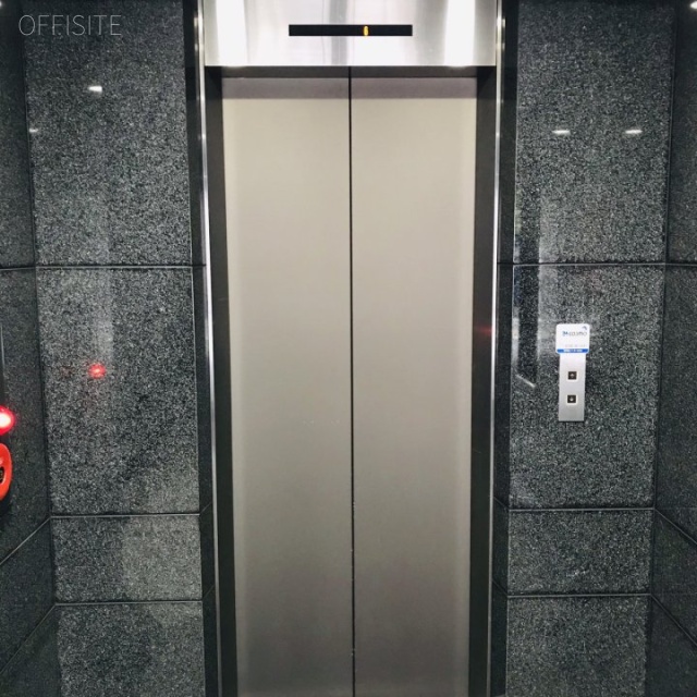 KDビル　エレベーター