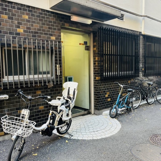 ビルックスNO3 オフィスビル出入口