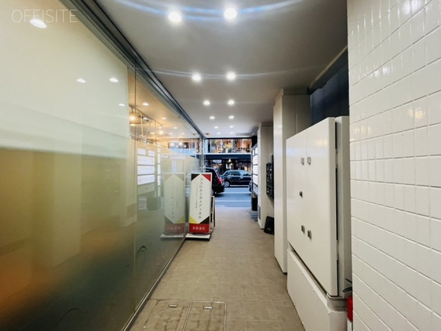 TIビル エントランス(出口)