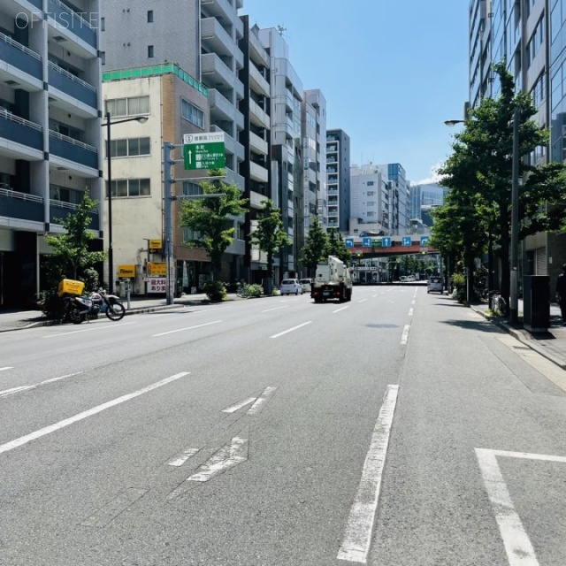 JMFビル神田01 ビル前面道路