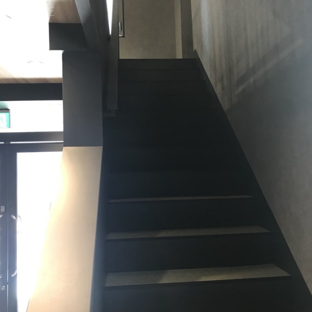 クレス不動産神田ビル 階段