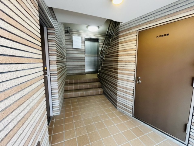 町田森野1丁目ビル　エントランス