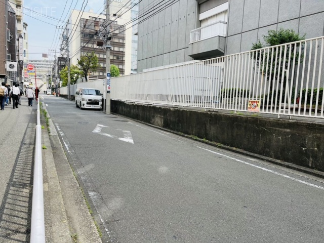 ナガオカビル　前面道路