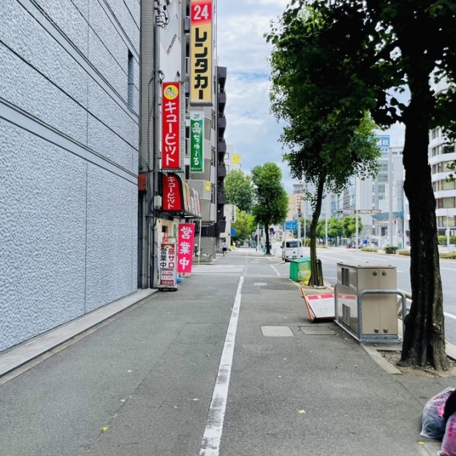 朝日生命千種AMビル 前面歩道