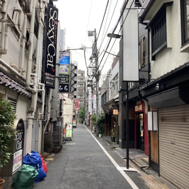 鍛冶町一丁目店舗 ビル前面道路