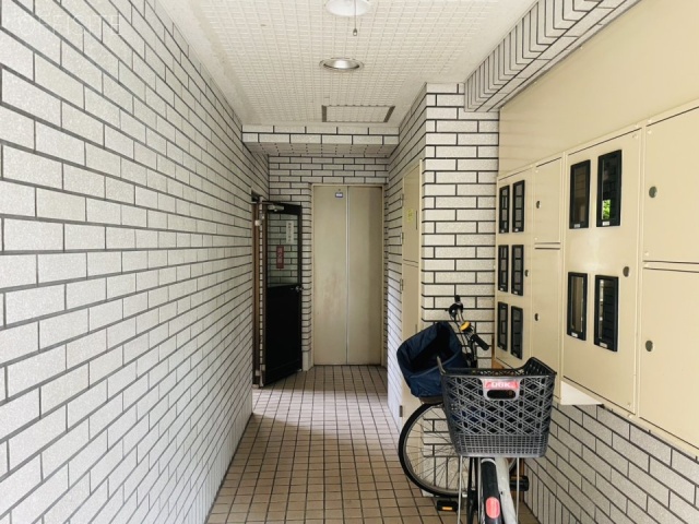 高木ビル　エントランス