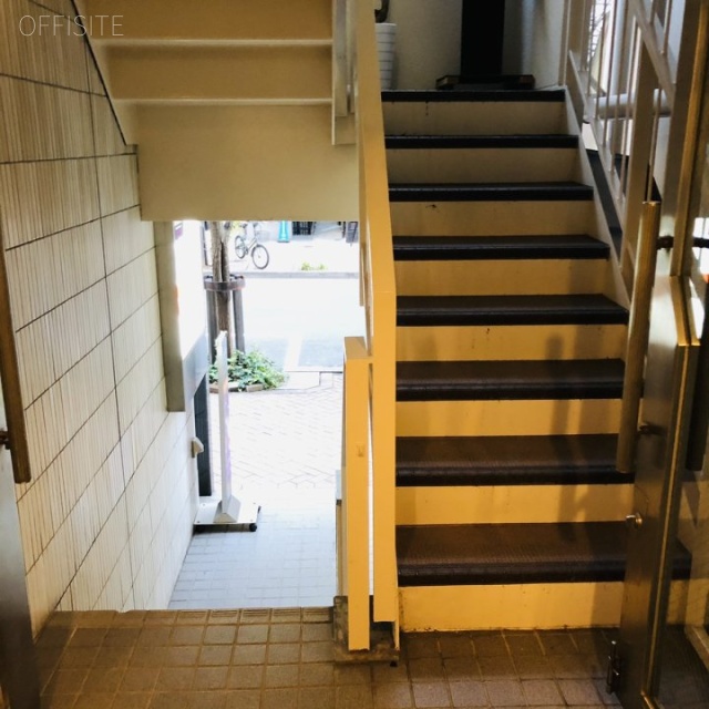 紅雀(べにすずめ)ビル　エントランス