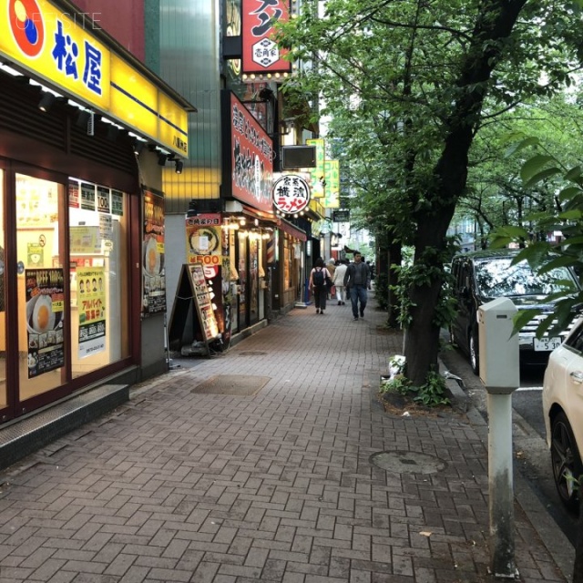 中央ビル ビル前面道路
