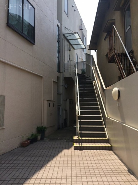 フジ参宮橋ビル エントランス