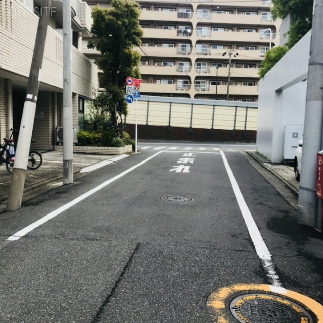 柿ノ木坂スカイパレス ビル前面道路