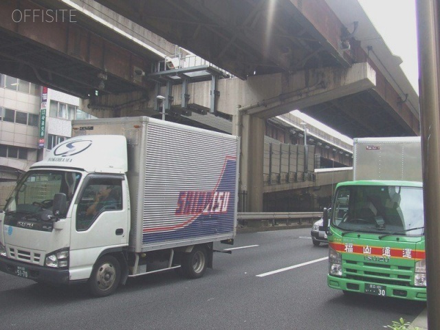 新丸屋ビル ビル前面道路