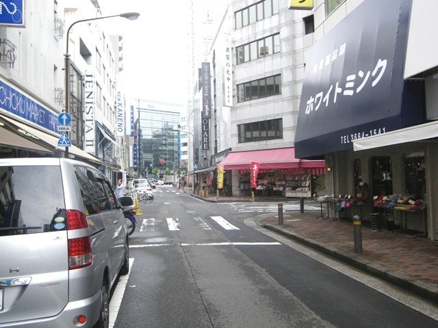 フジタ横山町マンション ビル前面道路