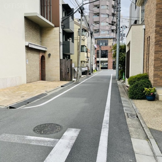 宮田ビル ビル全面道路