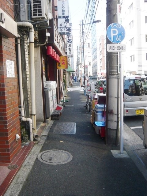 上田ビル ビル前面道路