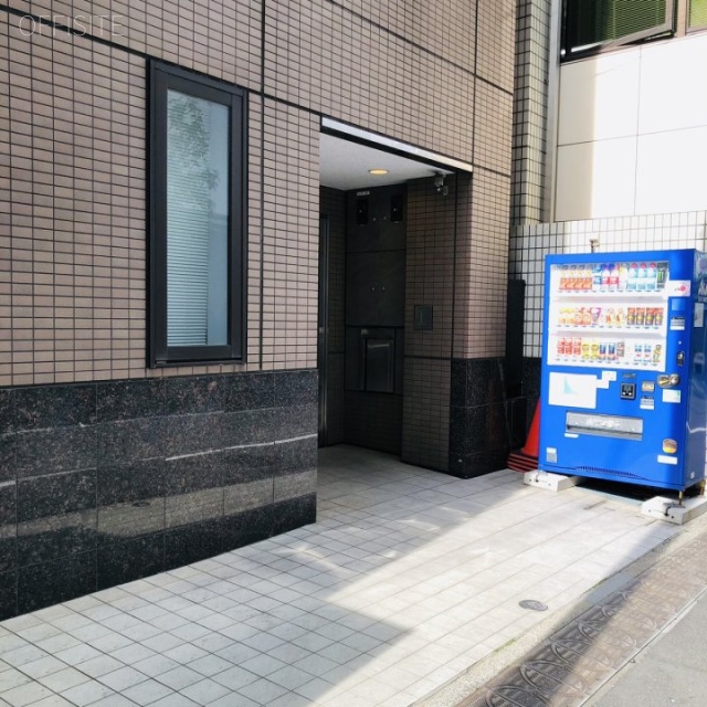KDSビル オフィスビル出入口