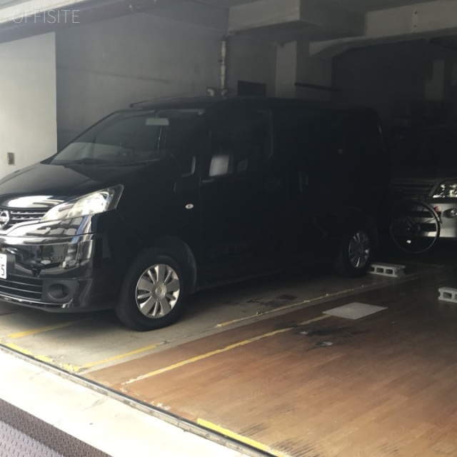 アラキビル 駐車場