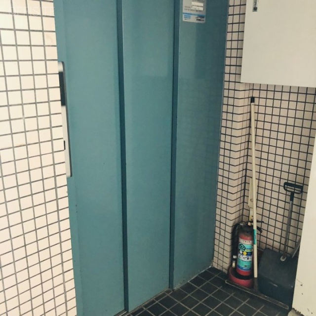 篠田ビル エレベーター