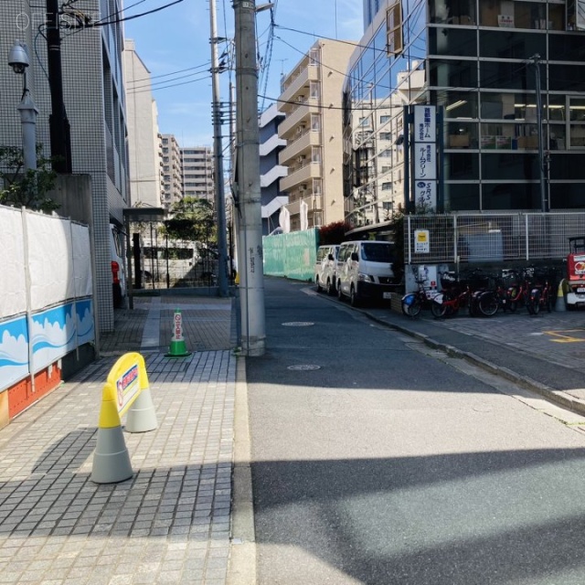 NBF渋谷ガーデンフロント ビル前面道路