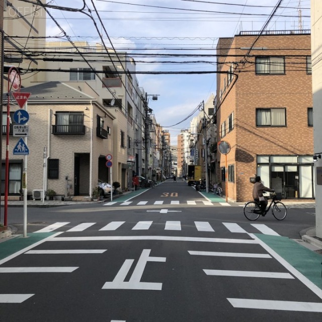 赤木屋ビル ビル前面道路