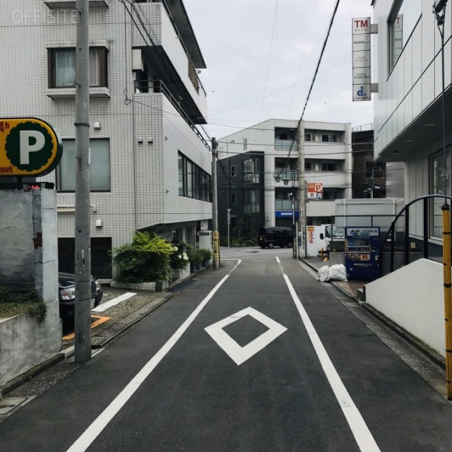 第1FMGビル ビル前面道路