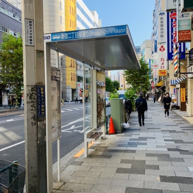 光和ビル ビル前にバス停あり