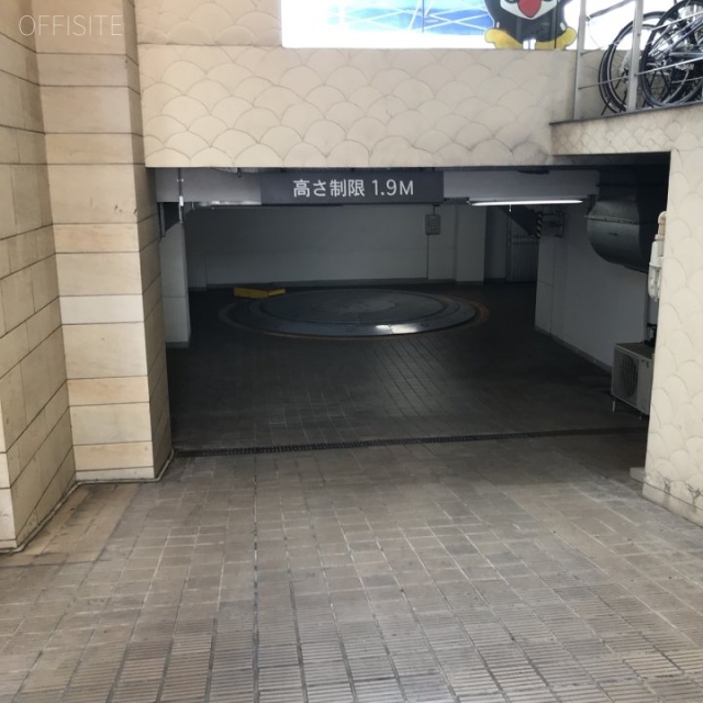 クローチェ神宮前ビル 駐車場